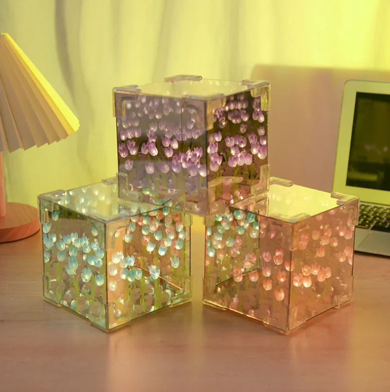 ✨ Infinity Tulip Flower Mirror Lamp